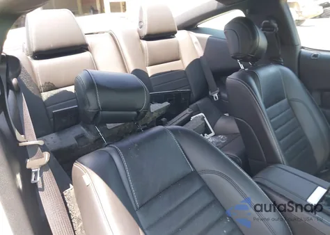 2014 Ford Mustang V6 Premium z USA, uszkodzony, nr VIN 1ZVBP8AMXE5294244